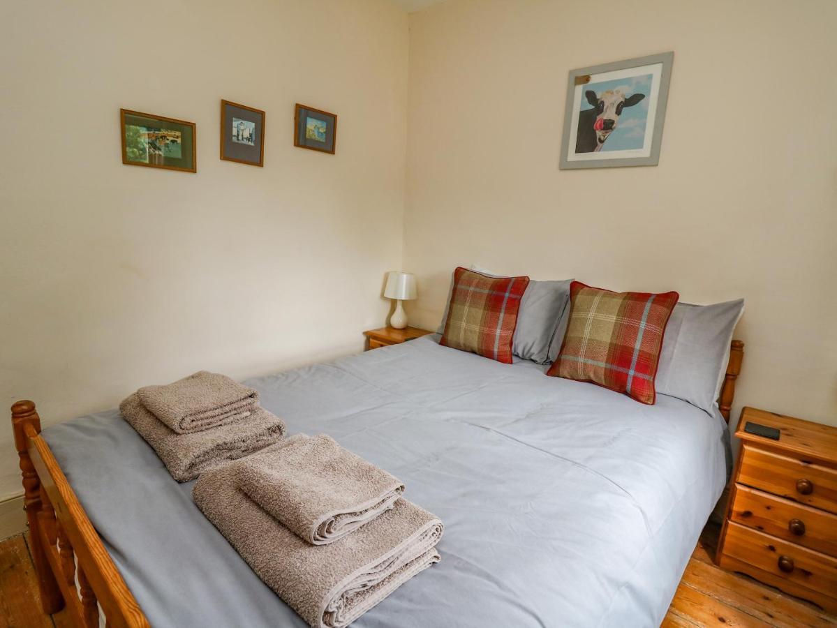 Byrdir Cottage Llanwrthwl ภายนอก รูปภาพ