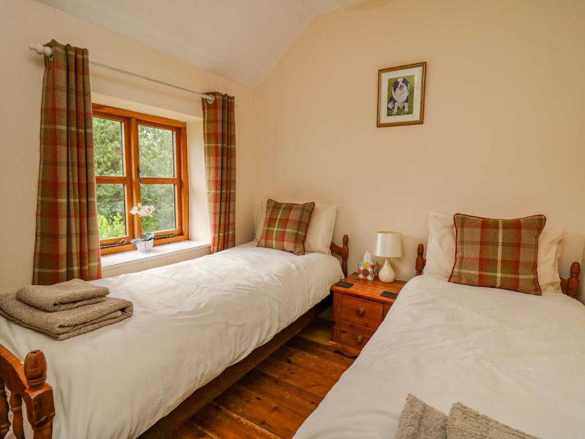 Byrdir Cottage Llanwrthwl ภายนอก รูปภาพ