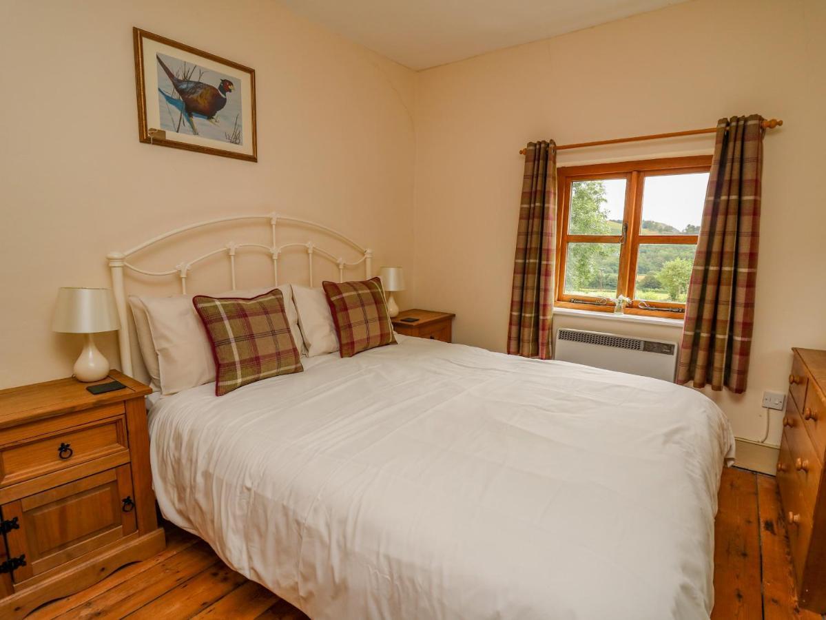 Byrdir Cottage Llanwrthwl ภายนอก รูปภาพ
